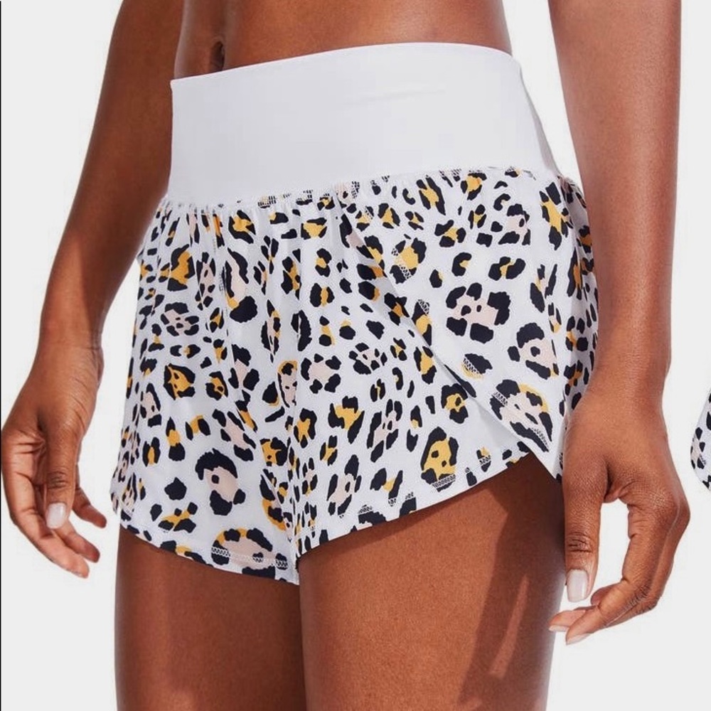 NWT kenzie curved overlap woven shorts